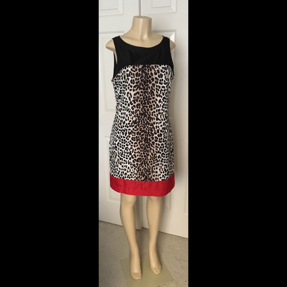 EUC White House Black Market Shift Dress